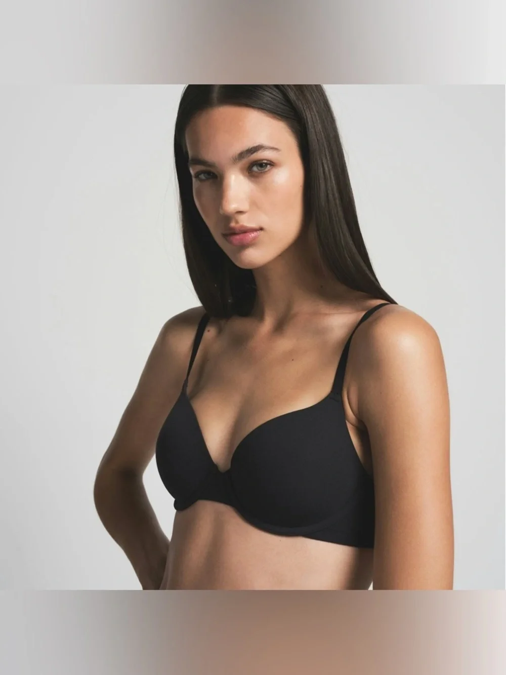 Skims Black T-Shirt Bra with Adjustable Straps - Picture 2 of 3